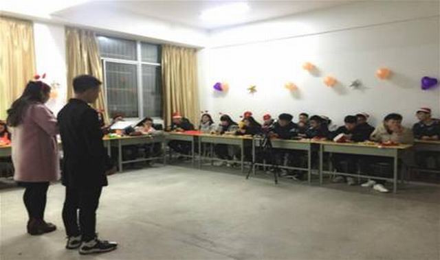 F:\Ryan\me\合职材料\AC米兰中文官方网站元旦晚会\webwxgetmsgimg (6)_meitu_2.jpg