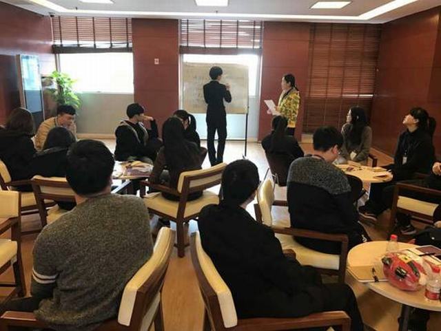 F:\Ryan\me\合职材料\AC米兰中文官方网站光大银行实习\webwxgetmsgimg (6).jpg